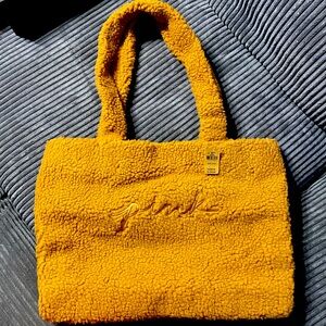 Teddy Bear 🧸 VS Pink Tote bag